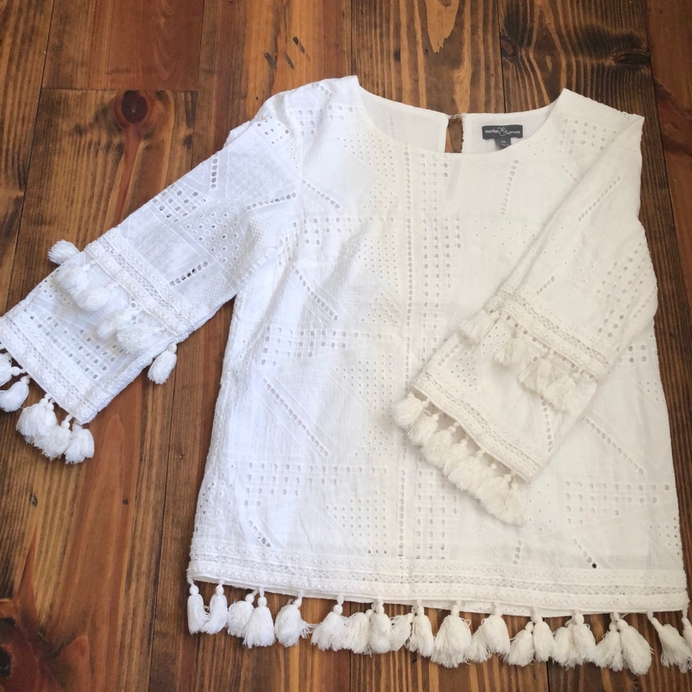 Market and spruce tassel top